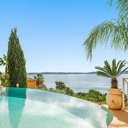 Prázdninový dům Provence With Sea View In *