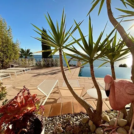 Provence With Sea View In Prázdninový dům Carqueiranne