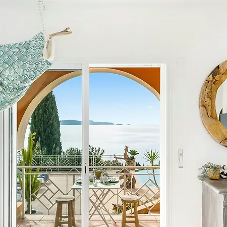 Provence With Sea View In Ferienhaus Carqueiranne