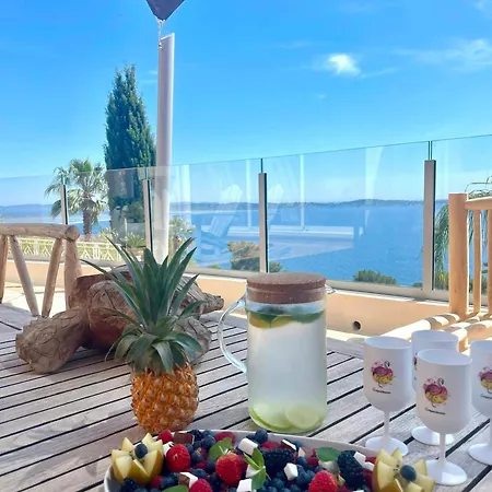 Дом отдыха Provence With Sea View In