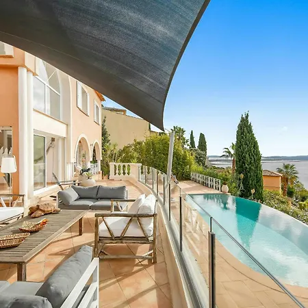 Provence With Sea View In Carqueiranne